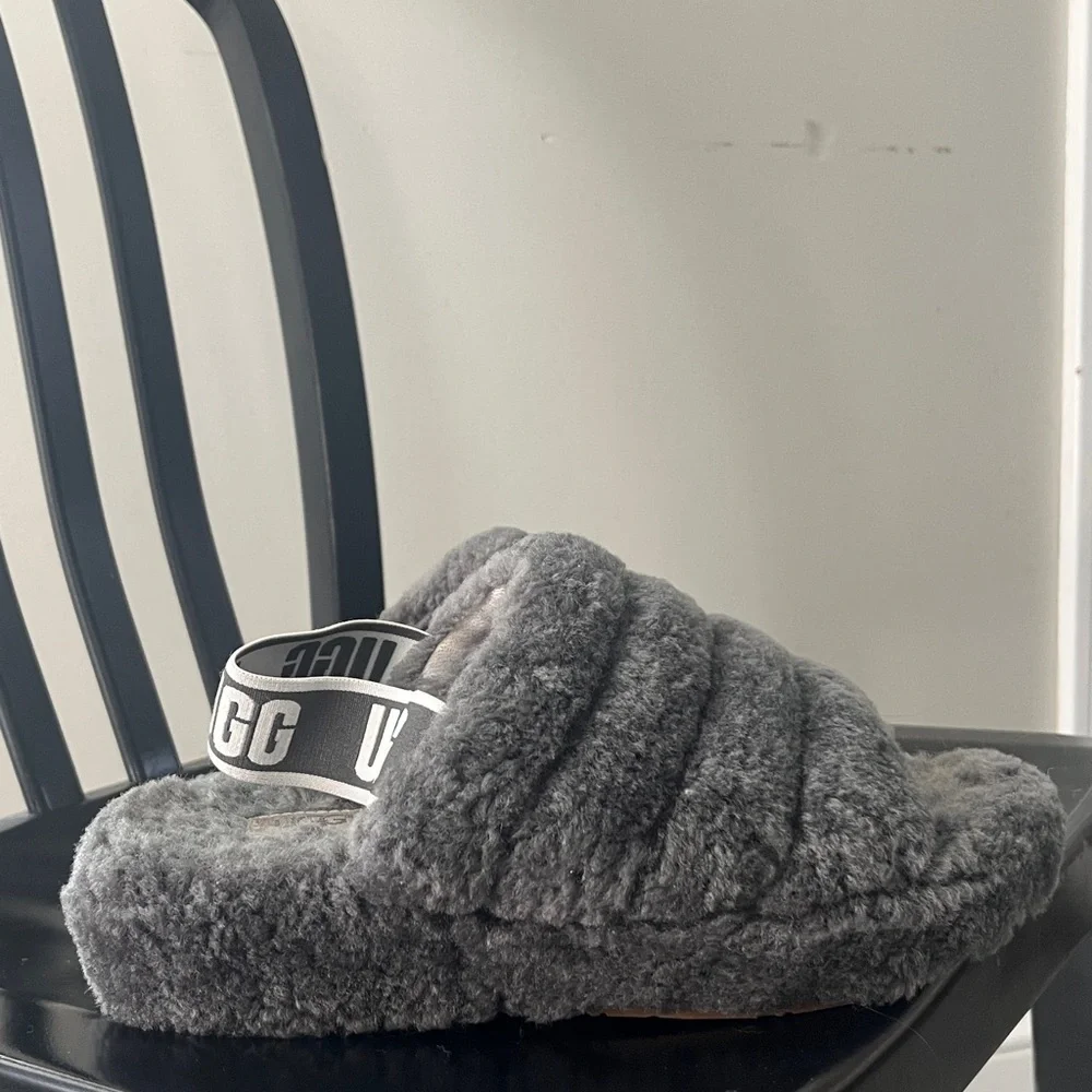 UGG Slippers - Picture 3 of 5